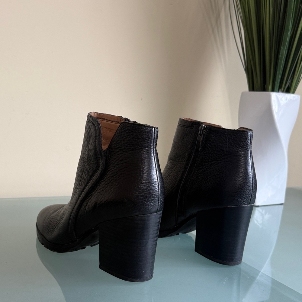 Franco Sarto Black Leather Moto Ankle Boots with Lug Sole Size 8.5 - Picture 3 of 8